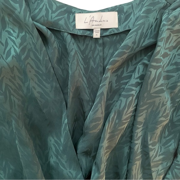 The Victoire Bodysuit in Emerald
L'Academie - Picture 4 of 7